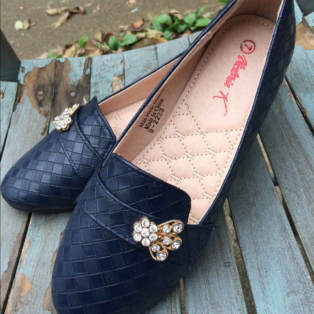 Victoria K Navy Blue Jeweled Flats Shoes 7M NWOT